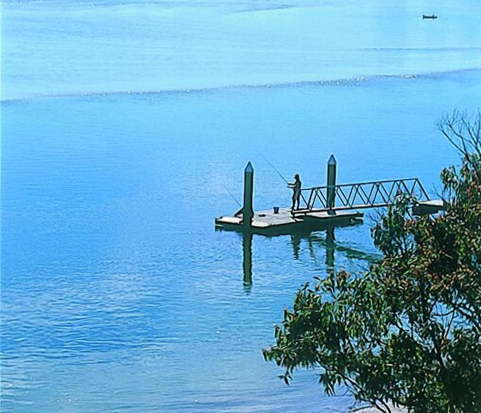 Riviere On Golden Beach Калаундра Экстерьер фото