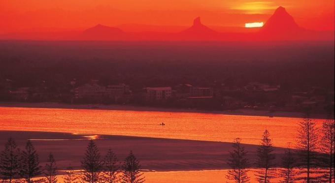 Riviere On Golden Beach Калаундра Экстерьер фото